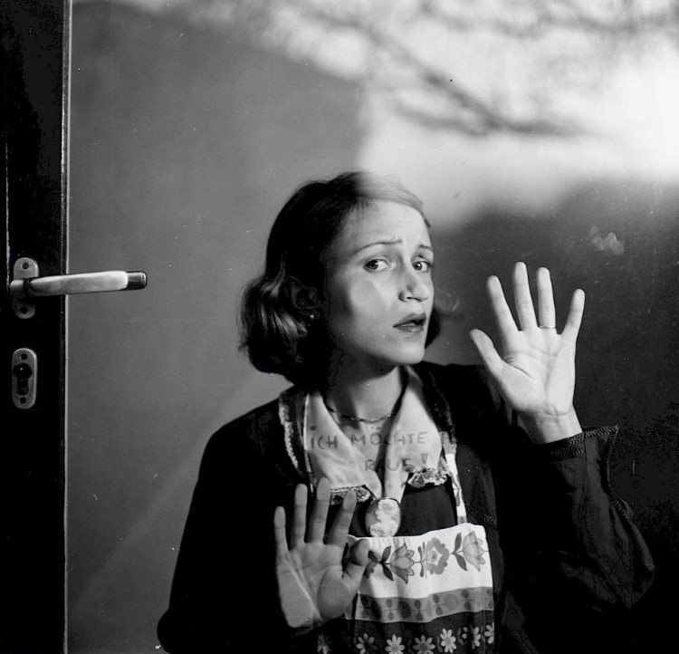 Birgit Jürgenssen, I want out of here!&nbsp;(1976)